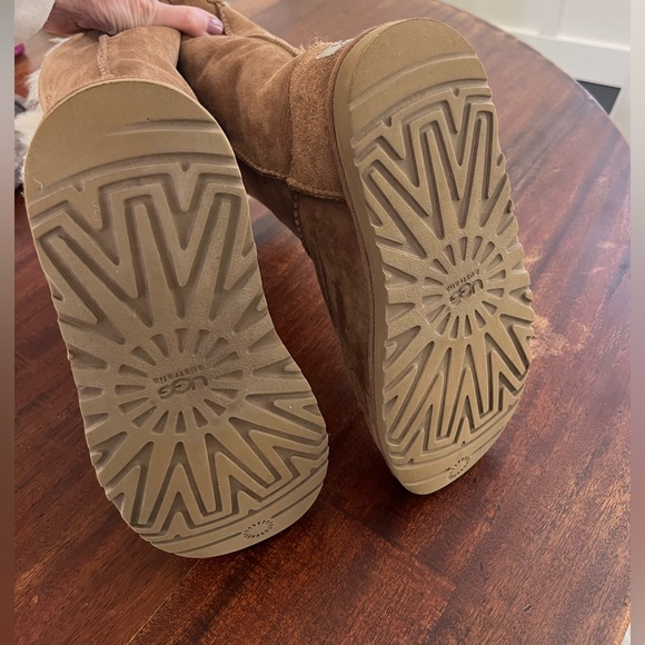 Ugg Bailey Button Triplet Boot- chestnut brown sz 6 - Picture 2 of 6